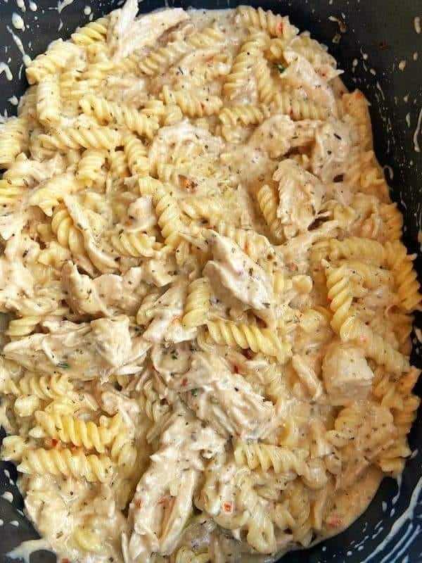 Crockpot Garlic Parmesan Chicken Pasta