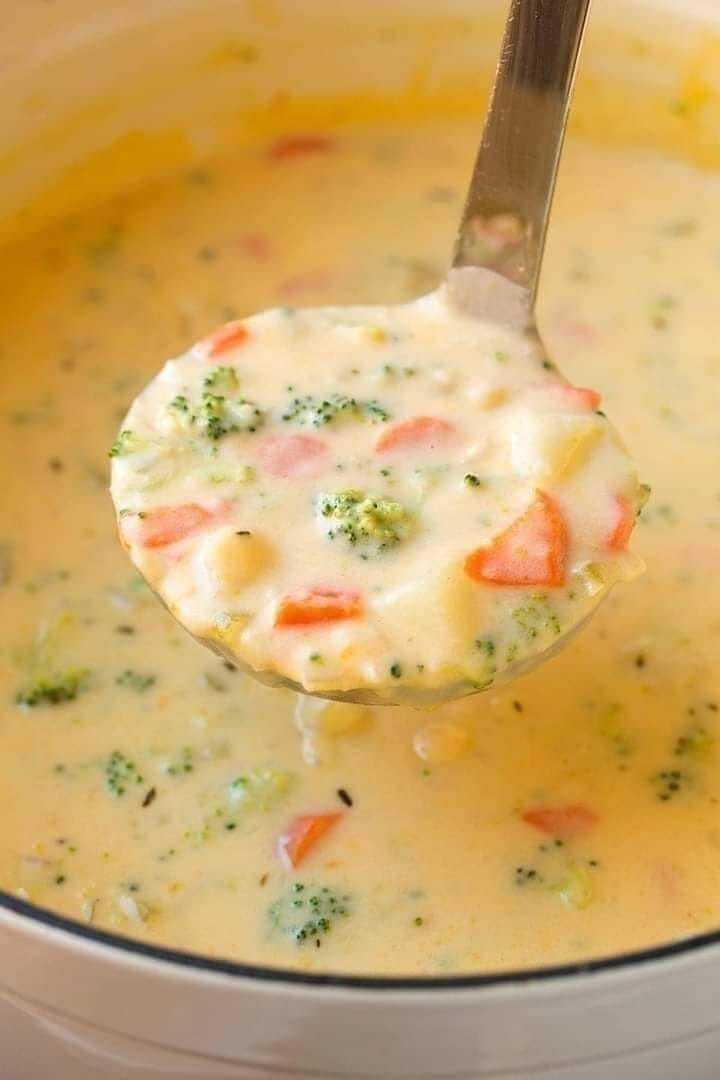 Slow Cooker Potato Broccoli Cheddar Soup